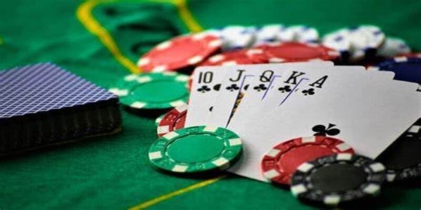 Khám phá nghệ thuật cách chơi Poker thông qua hướng dẫn chi tiết